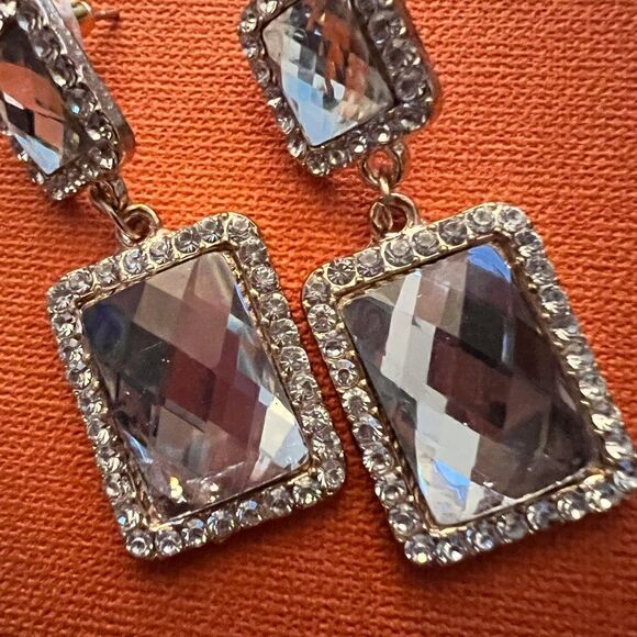 ❤️ Betsey Johnson double square crystal dangle earrings ❤️ - Picture 5 of 7